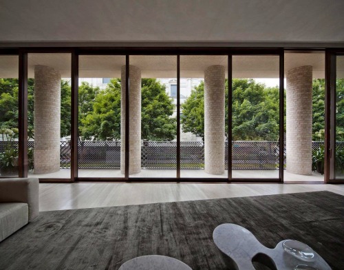 {I feel as though I cheated the last post for David Chipperfield, so here’s a bonus post. Descriptio