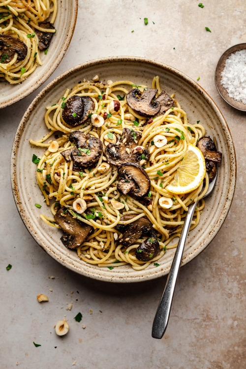 Vegan miso mushroom pastaVegan miso mushroom pasta is a delicious main dish that’s full of uma