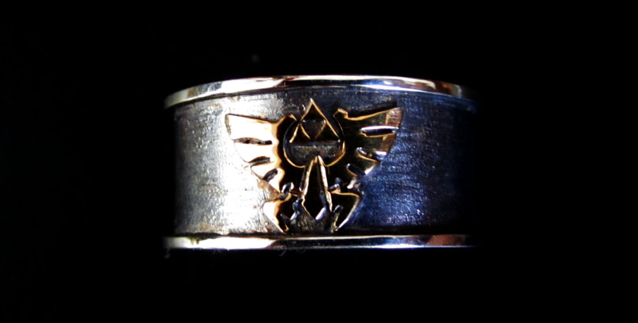 geek-studio:  Silverthink Jewelry creates fandom themed necklaces, earrings, bracelets,
