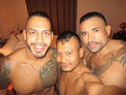 am-back:  Threesome with Viktor Rom and Richard Rodríguez. Full video at: https://onlyfans.com/bryanpump?ref=746600