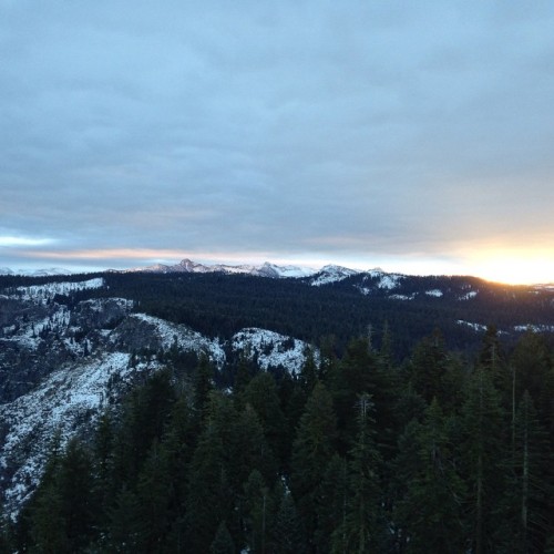 This morning’s filterless sunrise over the Clark Range #Yosemite #winter #backpacimg