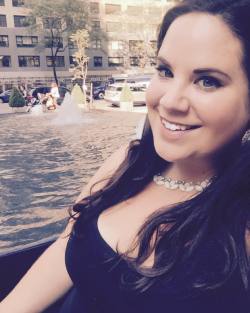 whitneyway:  ✌️out New York! #MyBigFatFabLife