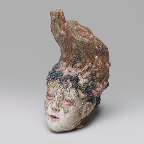 ex0skeletal:Ceramic Sculptures by  Hitomi Murakami  
