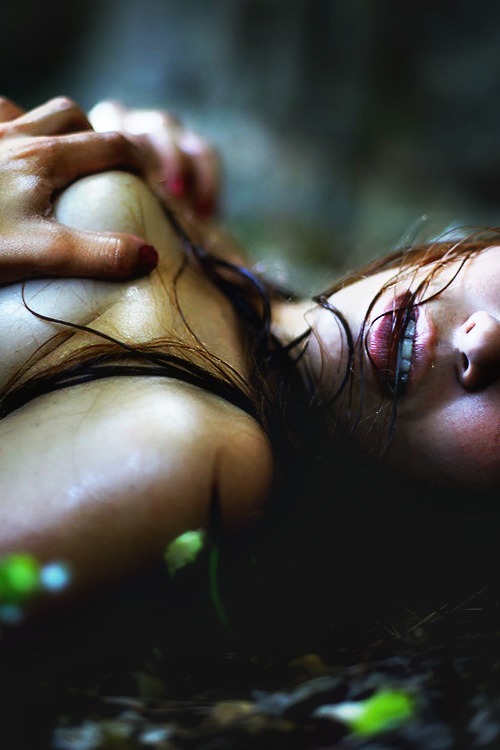 redishotter:  imagining it’s your hands on me