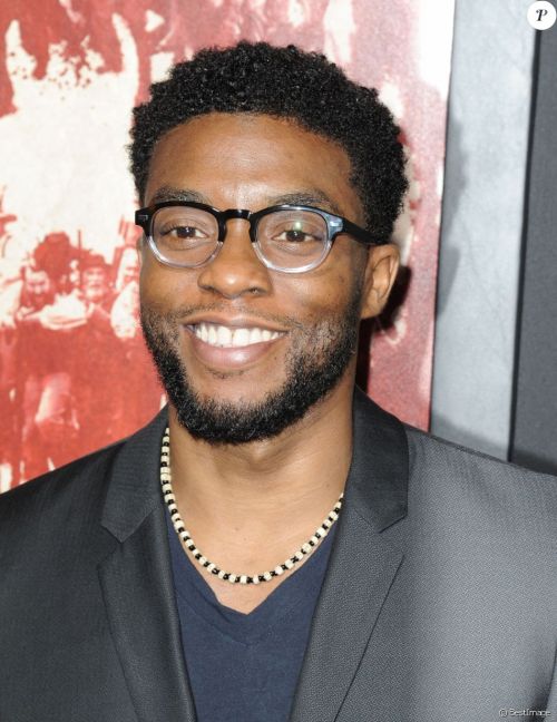 pine-fresh-kirk:  Beautiful, bespectacled black men. This is a thing, right?  
