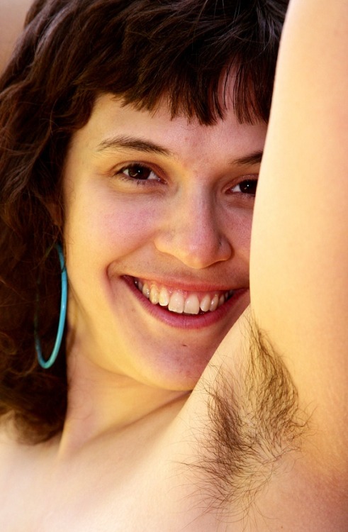 hairy-teeners:  Penny 18yo
