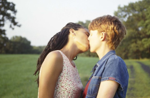 liquorinthefront:  Laurel Holloman and Nicole Ari Parker in The Incredibly True Adventure of Two Girls in Love   holy fucking shit laurel looks so good with short hair!!!!