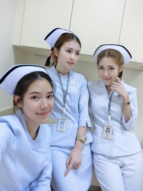 fionappk: Nurses, wanna be sick?