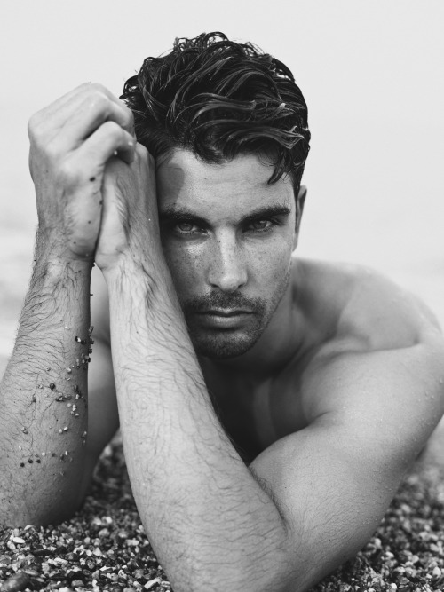handsomemales:  andoni garcía 