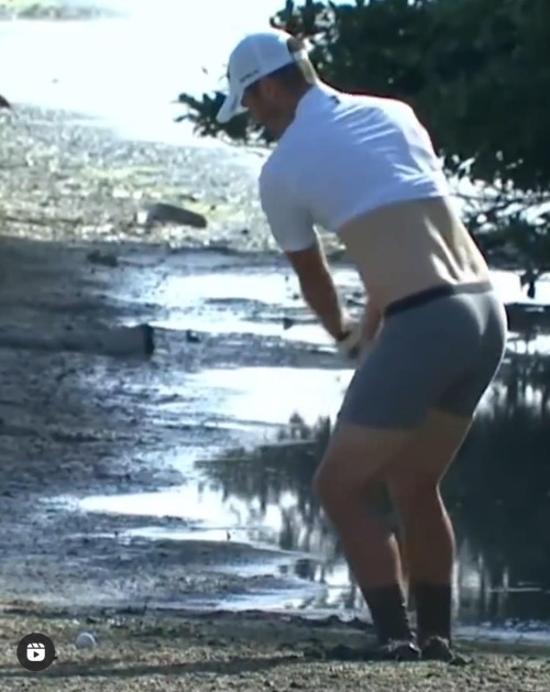 bumsinboxerbriefs:This is the way golf should be played all the time!