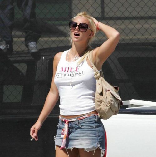 2001cunt:Britney Spears, iconic t-shirts