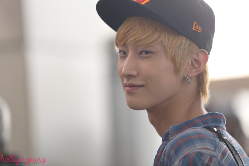 fuckyeahb1a4archive:  do not edit. | © hello jinyoung     