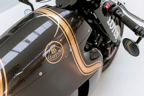 Lotus C-01 superbikes. (via World Exclusive: Lotus C-01 superbikes ready to roll | MCN) More bikes h