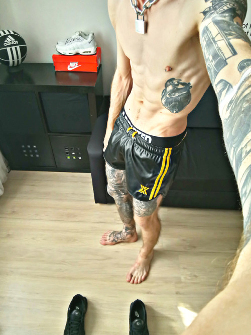 doublelinebrian:Fuzz and tattoos ….. Woof!