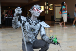 mazreynold:  THE BEST BROBOT I’VE EVER SEEN, LIKE YO LOOK AT THIS WONDERFUL PERSON  and all the DETAIL  hats off to taste-of-paint for being solidly the best homestuck cosplayer i saw on friday!! 