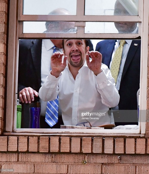 malapertqueen:Lin-Manuel Miranda says goodbye to fans after his final performance of ‘Hamilton’ on B