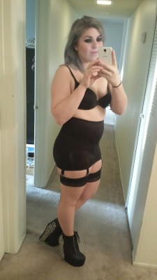 prettybabywhore:  sinningingrayspaces:  I haven’t worn this in ages - and I’m feeling good  😍