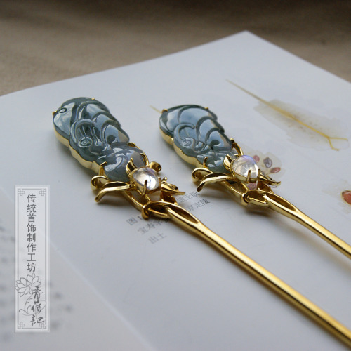 changan-moon: Archaized hair ornaments by Chunwanwan(春晼晚) and Qingheji(青荷记). Hanfu lovers can order