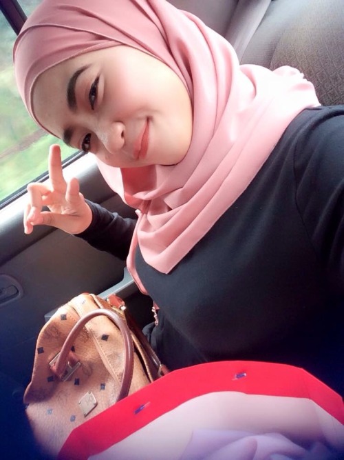 lancapmaster: hijabister7: Merah, Hitam Buat Abang Geram Eemm gewamm