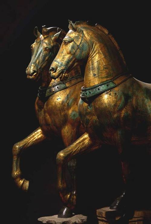 enchantemoimerlin:“Horses of Saint Mark.” Bronze. Attributed to the Greek sculptor Lysip