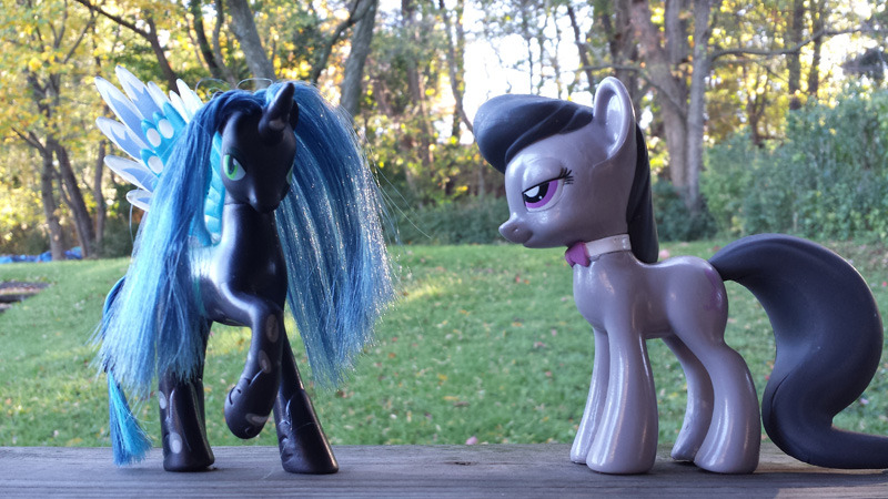 pixelkitties:  The new Funko Octavia toy makes bedroom eyes at anyone and anything.