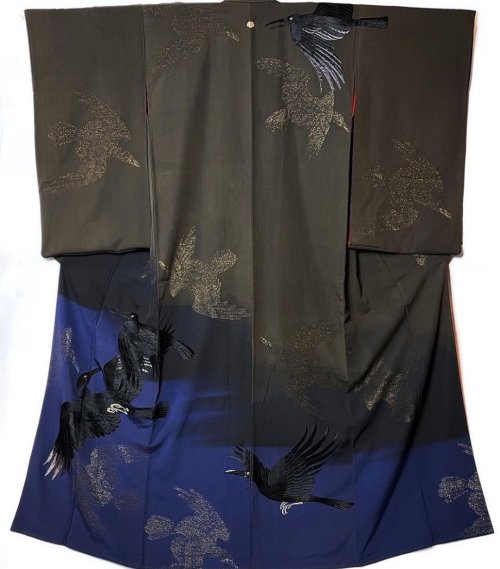 tanuki-kimono: @todayintokyo!!!!!! AAAAAAAAAAHHHHHHHHHH for this breathtaking crow themed antique ki