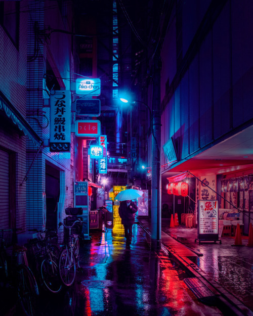 Liam Wong, Minutes to Midnight, Tokyo from My Modern Met. More beautiful neon-lit rainy night scenes