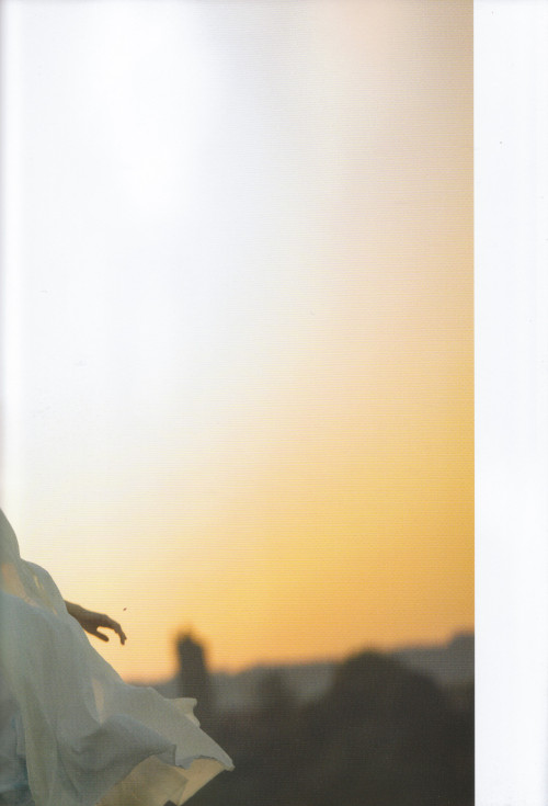voz48reloaded:  Ikuta Erika 1st Photobook 「Tenchou」