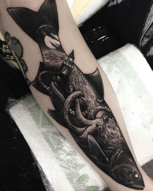 thievinggenius:  Tattoo done by Andrzej Lipczyński. https://www.instagram.com/_lipa_/?hl=en 