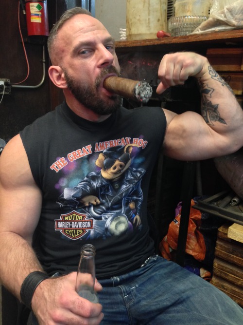 &ldquo;C'mere, son, I&rsquo;m gonna teach you how to smoke a &lsquo;gar like a man. Open