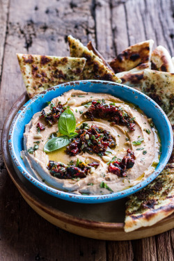 yummyinmytumbly:Cheesy Margherita Pizza Hummus with Grilled Pesto Pizza Bread