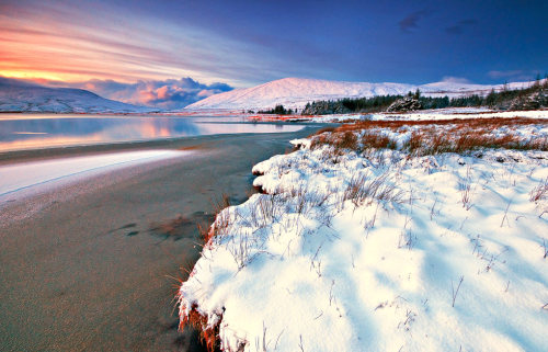 putdownthepotato:  Twilight at Spelga, Co. Down by Leslie H.