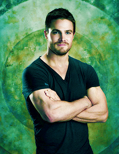 homosf:  skyewardsold-blog: Arrow - Entertainment Weekly - March 29 2013  (via TumbleOn) 