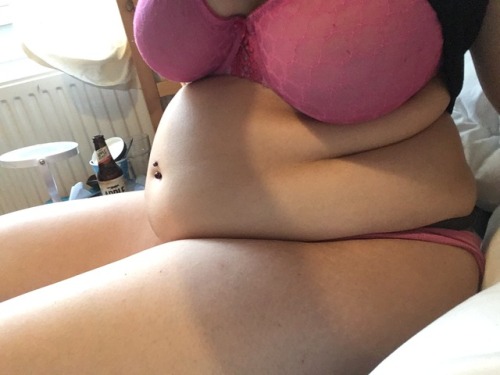 fionasfat: Nothing fits and I’m always stuffed