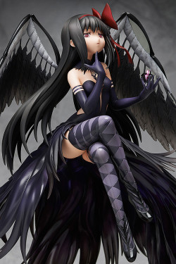 highdio:  Akuma Homura 1/8 Scale Figure.