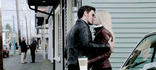captainswansource:Just a casual kiss and stroll bright and early in the town of Storybrooke.
