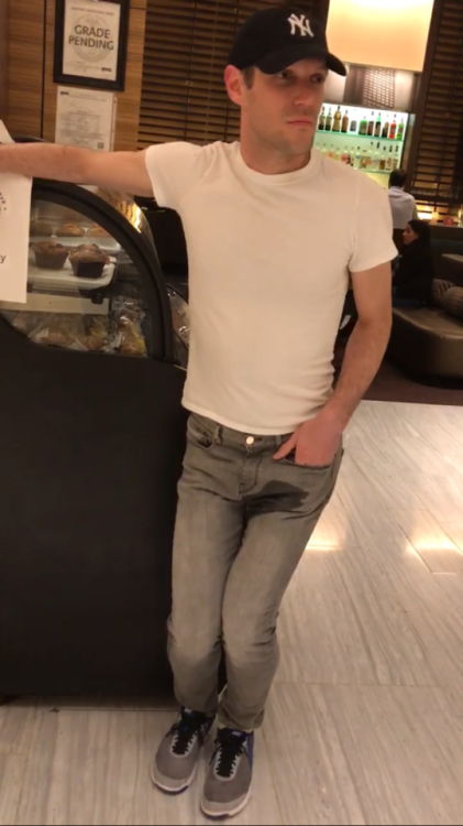 somewetguy:Casual piss in a hotel lobby sexiest man ever! WOW!