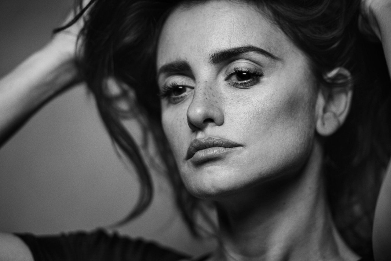 edenliaothewomb:  Penélope Cruz, photographed by Peter Lindbergh for Pirelli Calendar