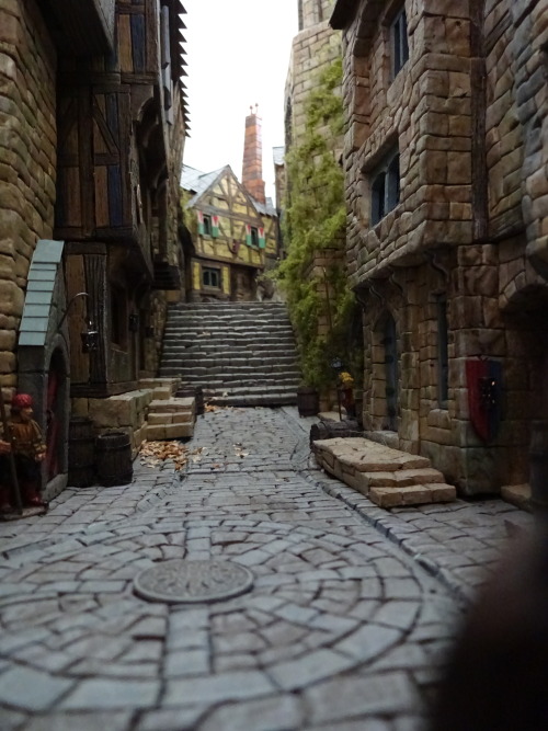 thestonecuttersguild: Gripenhem from street level, 2016