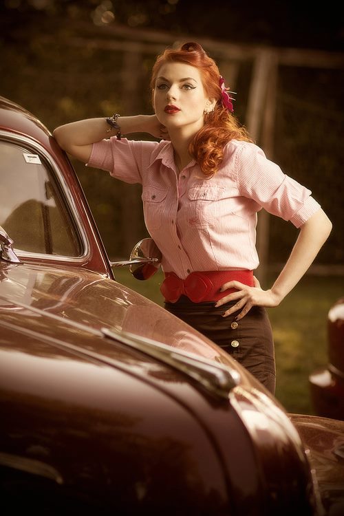 gameraboy:  Greta MaCabre.  Find her on Facebook and Tumblr. 