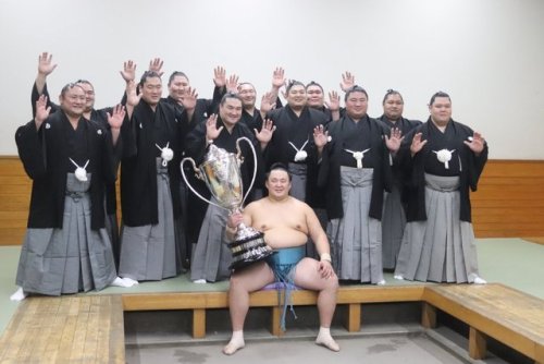 Hatsu Basho, Hatsu Yusho!This is also the fourth year in a row that the Hatsu basho sees a first-tim