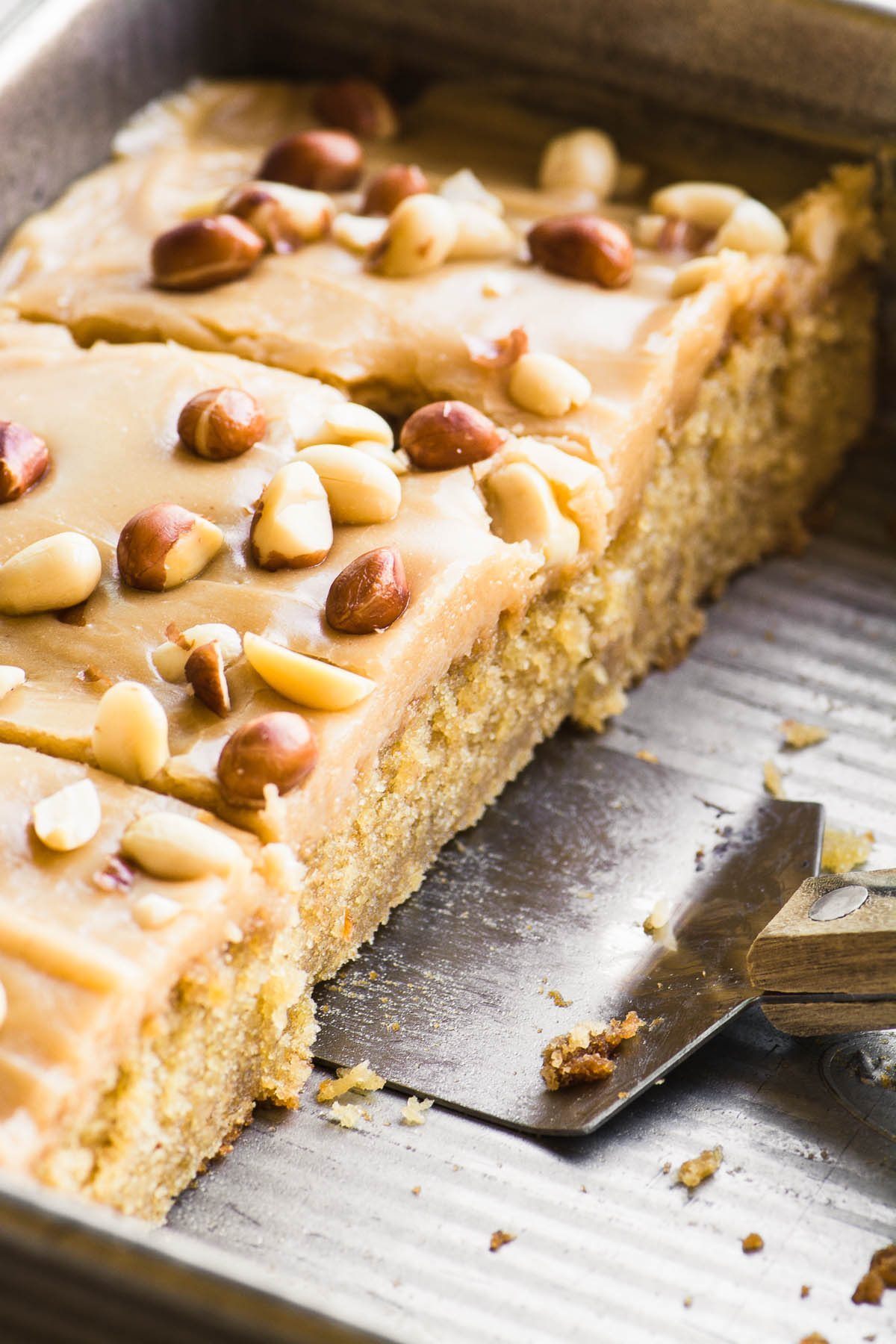 fullcravings:
“Old Fashioned Peanut Butter Cake
”