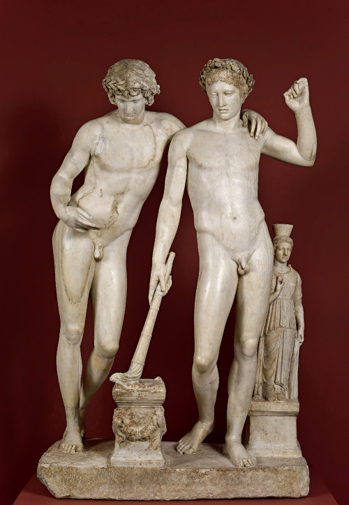 hadrian6:  Orestes and Pylades. Roman Ca 10a.C carrara marble. Prado.http://hadrian6.tumblr.com