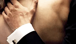 anastasiautopia: alphaedge:  gif reblogged from: @theunwantedwife  I want this…💋✨