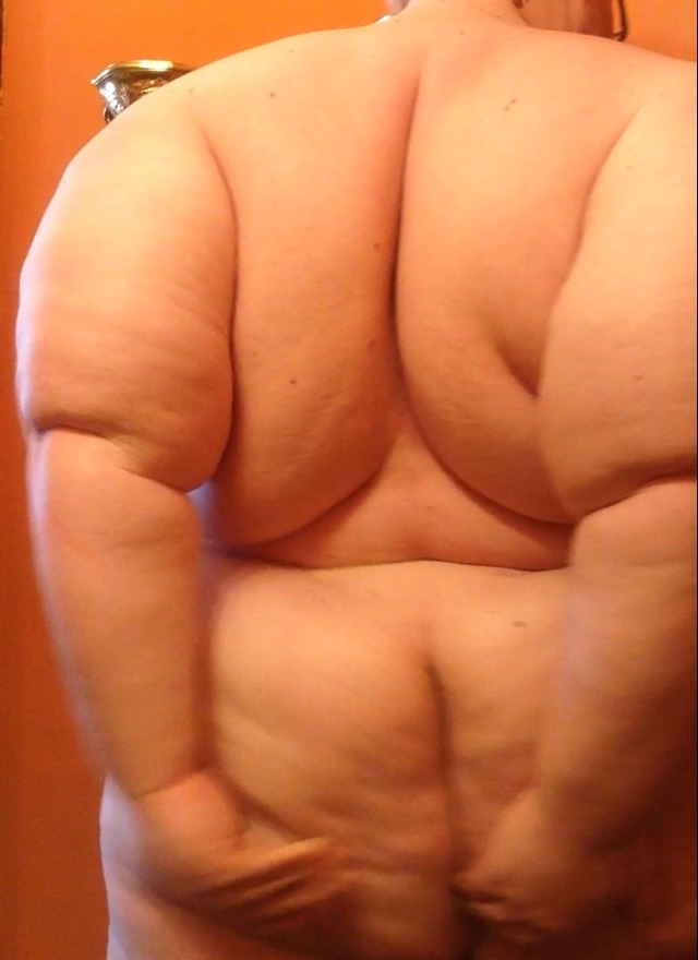 kero519:  supremechub:  Pictures from a video I made Kik and snapchat supremechub
