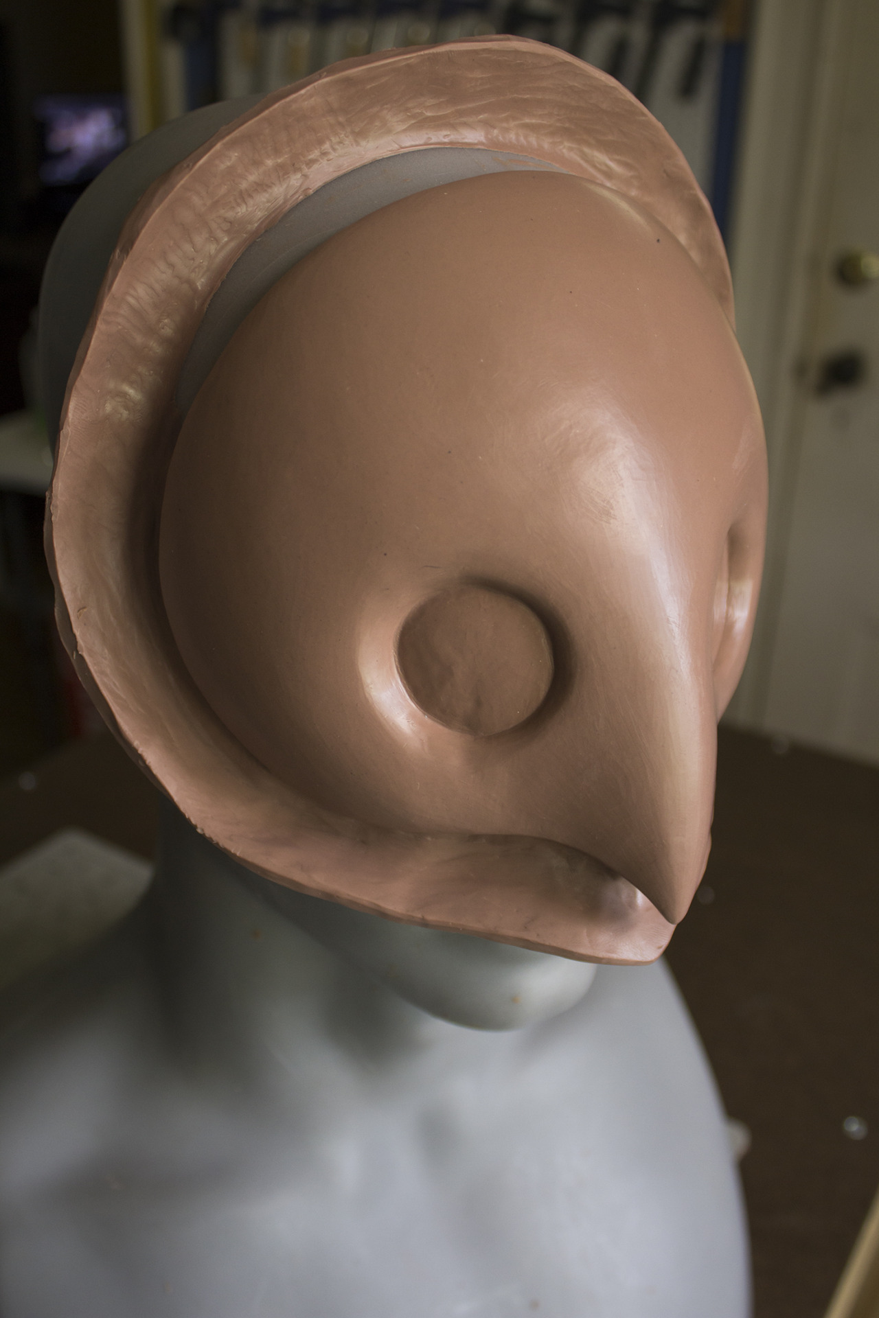 Elidibus/Amaurotine mask sculpt is done. Spent more time smoothing it & walled off to catch any runaway silicone.