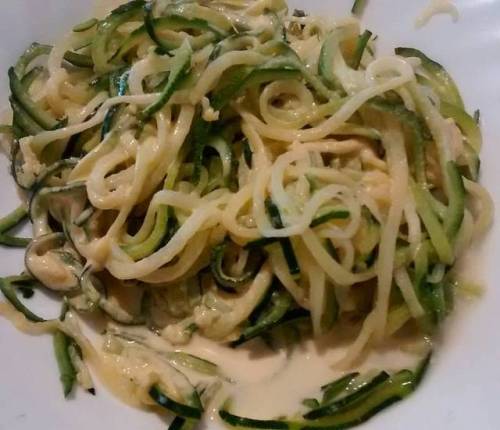 Zucchini noodles with homemade mayonese___________ Espaguetis de calabacín con mayonesa casera #