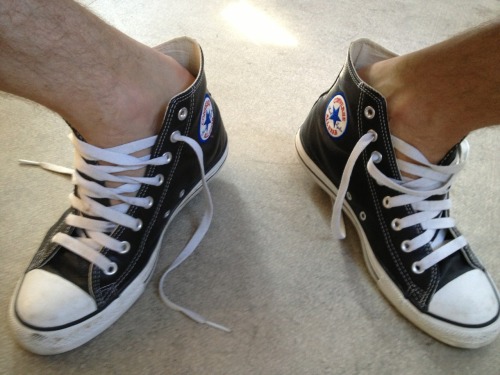 nsneax: leather converse without socks…