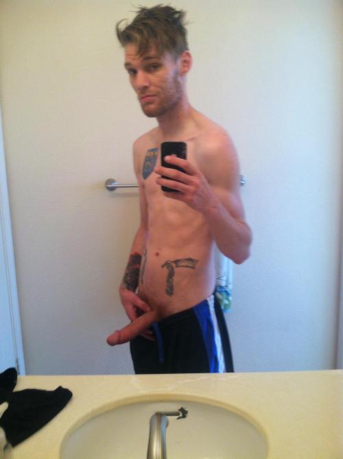 ...AND YET ANOTHER UNNECESSARY GAY NUDITY BLOG