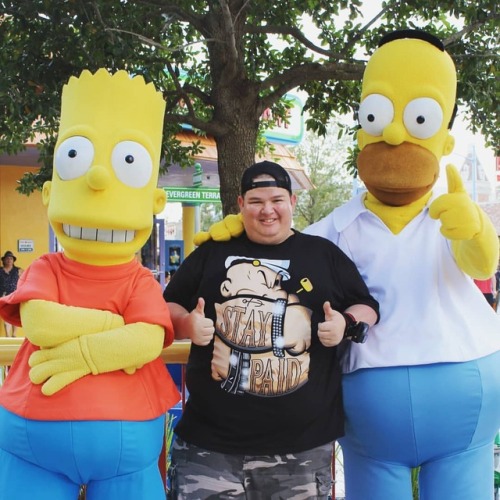 Bart and Homer #latergram (en Springfield Home of the Simpsons at Universal Studios) www.ins